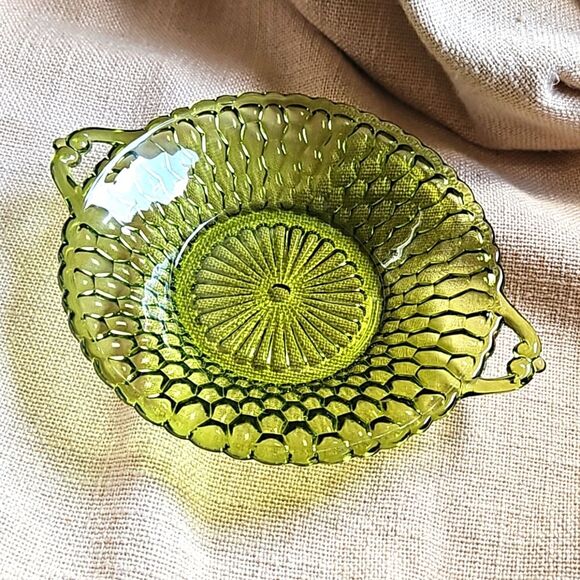 Vintage Green Honeycomb Candy Dish with Handles - Indiana Glass - Picture 2 of 10